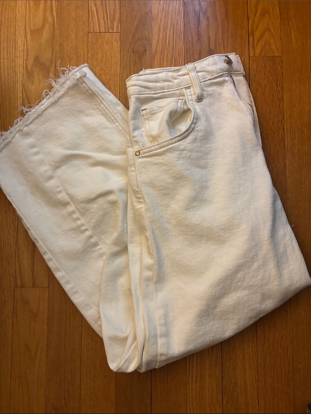 Just Black White Denim Jeans with Frayed Hem
